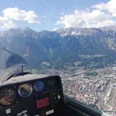 Flugwegposition um 14:34:05: Aufgenommen in der Nähe von Innsbruck, Österreich in 1373 Meter